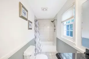 190 Connetquot Dr, Oakdale, NY 11769 - Photo 41