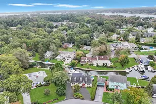 190 Connetquot Dr, Oakdale, NY 11769 - Photo 3