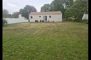 4 Patton St, Brentwood, NY 11717 - Photo 3