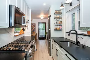 673 Pelham Rd, New Rochelle, NY 10805 - Photo 3