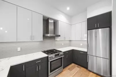 2633 28th Street #3B, Astoria, NY 11102 - Photo 3