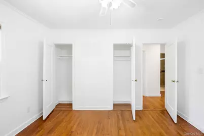 1218 Terrace Boulevard, New Hyde Park, NY 11040 - Photo 11