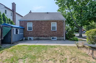 1218 Terrace Blvd, New Hyde Park, NY 11040 - Photo 15