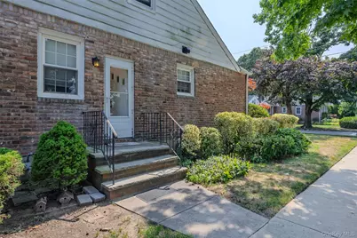 1218 Terrace Boulevard, New Hyde Park, NY 11040 - Photo 3