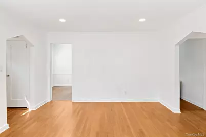 1218 Terrace Boulevard, New Hyde Park, NY 11040 - Photo 9