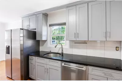 1218 Terrace Boulevard, New Hyde Park, NY 11040 - Photo 7