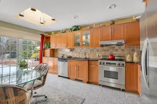 1 Crystal Dr, Great Neck, NY 11021 - Photo 9