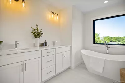 6 S Bay Avenue, Eastport, NY 11941 - Photo 17