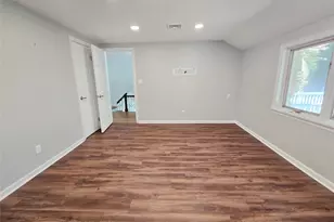 32 Valley Rd, Old Westbury, NY 11568 - Photo 31