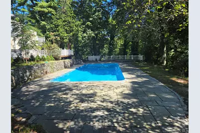 32 Valley Road, Old Westbury, NY 11568 - Photo 9