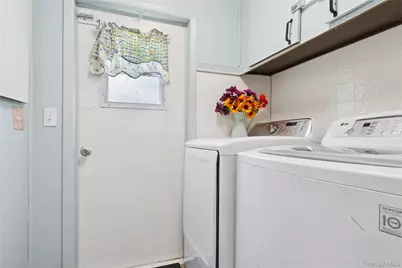 8 North Railroad Avenue, Jamesport, NY 11901 - Photo 9