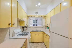 1932 W 13th St, Brooklyn, NY 11223 - Photo 13