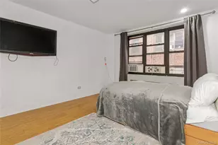 15 Canterbury Rd, Great Neck, NY 11021 - Photo 5