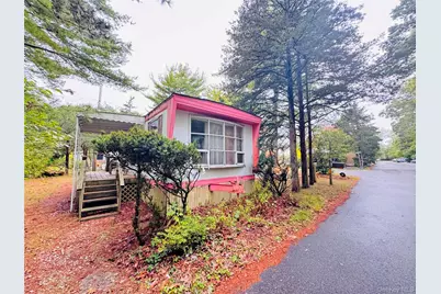 620 Montauk Highway #32, Westhampton Beach, NY 11978 - Photo 1