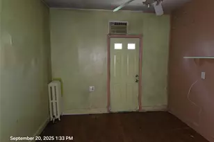 67-66 79th St, Middle Village, NY 11379 - Photo 23