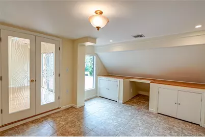 52 Admirals Drive E, Bay Shore, NY 11706 - Photo 11