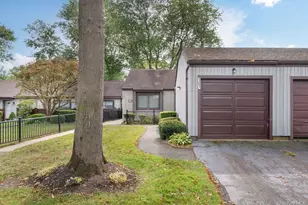 182 Strathmore Gate Dr, Stony Brook, NY 11790 - Photo 17