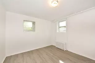 106 Grandview Ave, Great Neck, NY 11020 - Photo 25