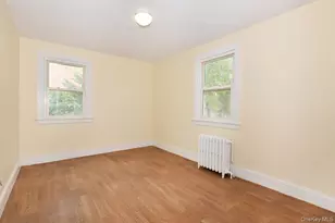 106 Grandview Ave, Great Neck, NY 11020 - Photo 17