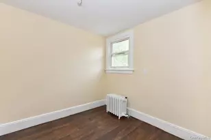 106 Grandview Ave, Great Neck, NY 11020 - Photo 21