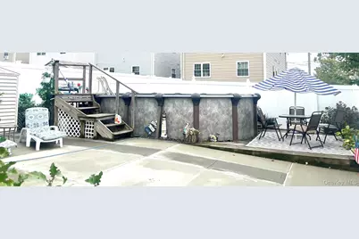 6261 Decosta Avenue, Arverne, NY 11692 - Photo 11