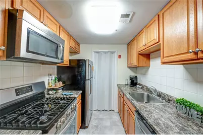 673 Blue Ridge Drive, Medford, NY 11763 - Photo 7