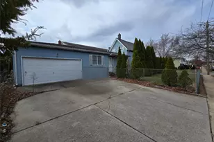 229 Rushmore Ave, Carle Place, NY 11514 - Photo 15