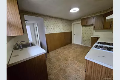 229 Rushmore Avenue, Carle Place, NY 11514 - Photo 9