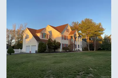 1 Pal Court, Shoreham, NY 11786 - Photo 3