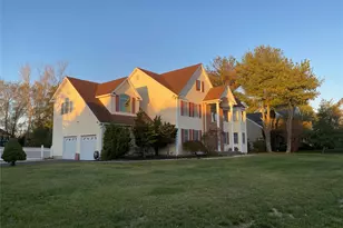 1 Pal Ct, Shoreham, NY 11786 - Photo 3