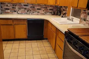 135-12 223rd St, Springfield Gardens, NY 11413 - Photo 5