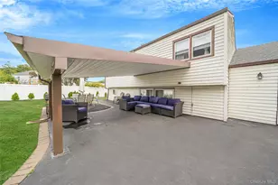 14 Dartmouth Dr, Bay Shore, NY 11706 - Photo 31