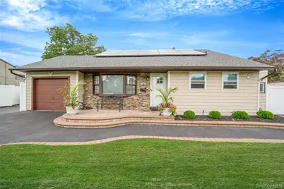 14 Dartmouth Drive, Bay Shore, NY 11706 - Photo 5