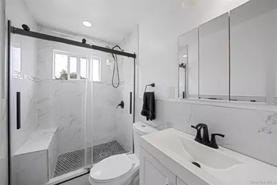 14 Dartmouth Drive, Bay Shore, NY 11706 - Photo 23