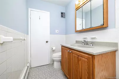 4030 Jerusalem Ave. #1B, Seaford, NY 11783 - Photo 19