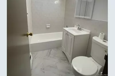 3C Hemlock Drive, Bay Shore, NY 11706 - Photo 5