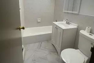 3 C Hemlock Dr, Bay Shore, NY 11706 - Photo 5