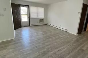 3 C Hemlock Dr, Bay Shore, NY 11706 - Photo 3