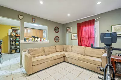 660 Rosevale Avenue, Ronkonkoma, NY 11779 - Photo 3