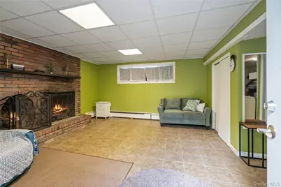 660 Rosevale Avenue, Ronkonkoma, NY 11779 - Photo 7