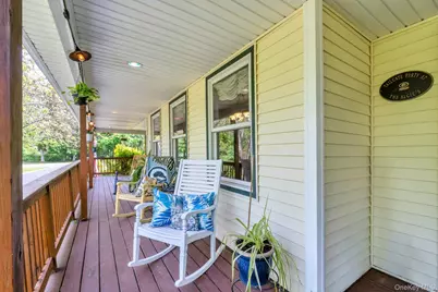 506 Moriches Middle Island Road, Manorville, NY 11949 - Photo 13