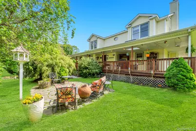 506 Moriches Middle Island Road, Manorville, NY 11949 - Photo 7