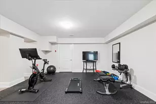 635 Bleeker Ave, Mamaroneck, NY 10543 - Photo 29