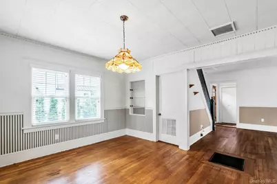 9450 Old Sound Avenue, Mattituck, NY 11952 - Photo 13