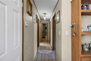 1795 Osborne Ave, Riverhead, NY 11901 - Photo 15