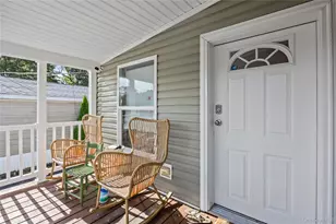 1795 Osborne Ave, Riverhead, NY 11901 - Photo 5