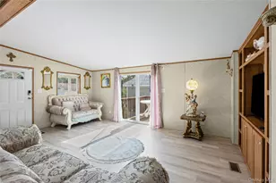 1795 Osborne Ave, Riverhead, NY 11901 - Photo 7