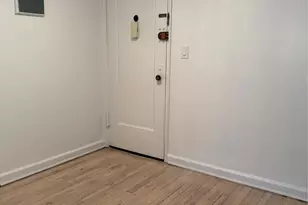 15 Canterbury Rd, Great Neck, NY 11021 - Photo 5