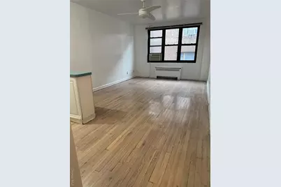 15 Canterbury Road #D13, Great Neck, NY 11021 - Photo 7