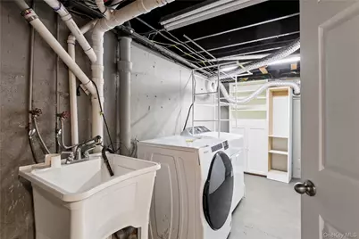 348 Hauser Avenue, Holbrook, NY 11741 - Photo 27